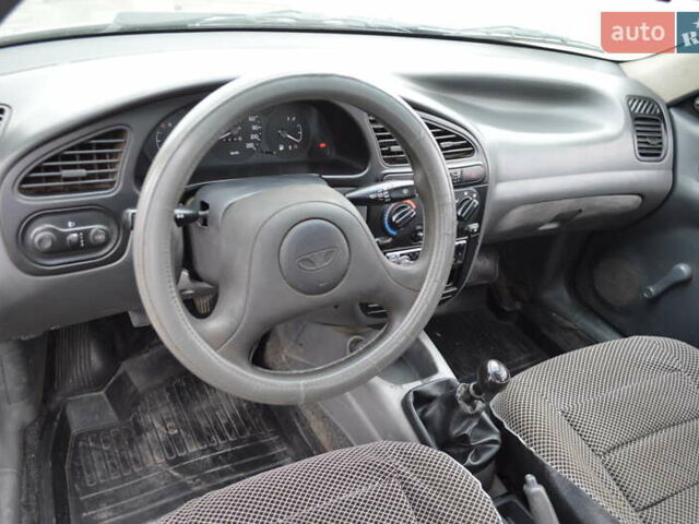 Бежевый Дэу Ланос, объемом двигателя 1.5 л и пробегом 268 тыс. км за 2900 $, фото 6 на Automoto.ua