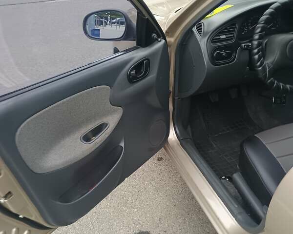 Бежевий Деу Ланос, об'ємом двигуна 1.5 л та пробігом 144 тис. км за 3500 $, фото 7 на Automoto.ua