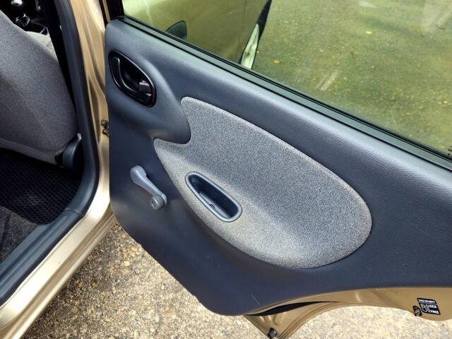 Бежевый Дэу Ланос, объемом двигателя 1.5 л и пробегом 220 тыс. км за 2750 $, фото 9 на Automoto.ua