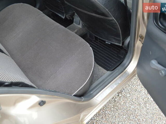 Бежевый Дэу Ланос, объемом двигателя 1.5 л и пробегом 268 тыс. км за 2900 $, фото 15 на Automoto.ua