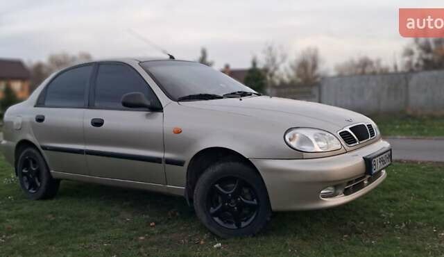 Бежевый Дэу Ланос, объемом двигателя 1.5 л и пробегом 235 тыс. км за 2850 $, фото 2 на Automoto.ua