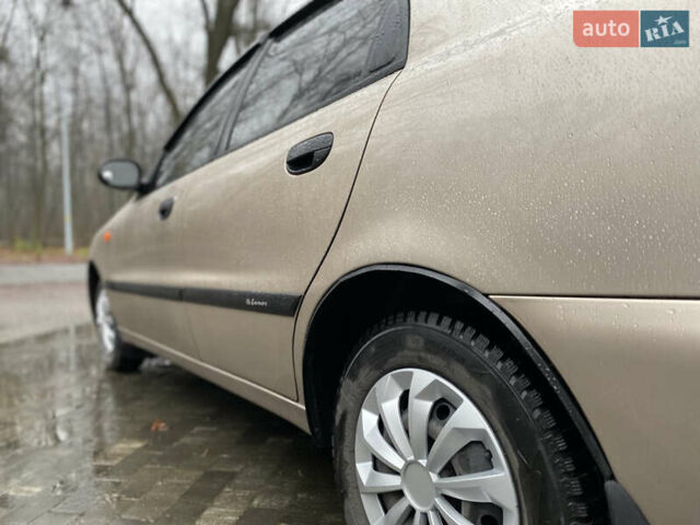 Бежевый Дэу Ланос, объемом двигателя 1.5 л и пробегом 165 тыс. км за 2850 $, фото 4 на Automoto.ua