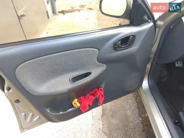 Бежевий Деу Ланос, об'ємом двигуна 1.5 л та пробігом 277 тис. км за 2300 $, фото 4 на Automoto.ua