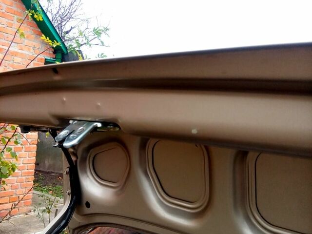 Бежевий Деу Ланос, об'ємом двигуна 1.4 л та пробігом 138 тис. км за 2650 $, фото 3 на Automoto.ua