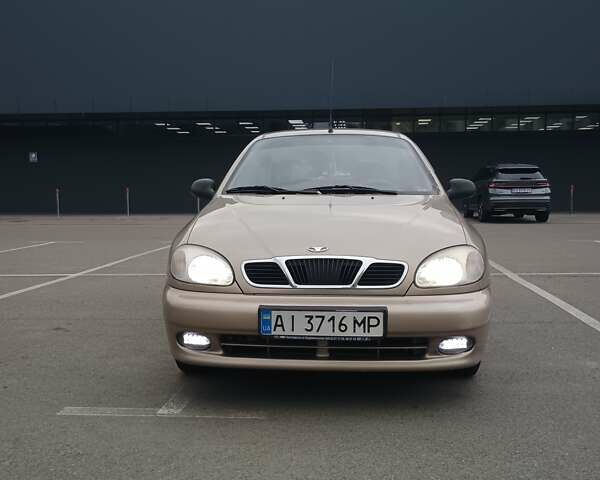 Бежевий Деу Ланос, об'ємом двигуна 1.5 л та пробігом 144 тис. км за 3500 $, фото 1 на Automoto.ua