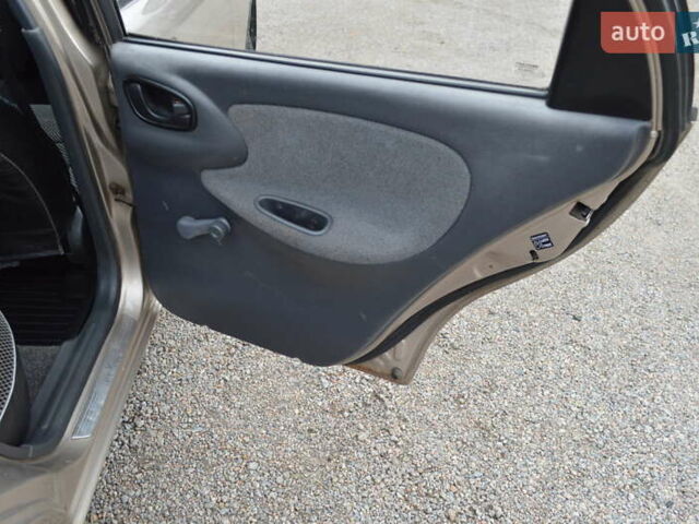 Бежевый Дэу Ланос, объемом двигателя 1.5 л и пробегом 268 тыс. км за 2900 $, фото 13 на Automoto.ua