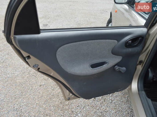 Бежевый Дэу Ланос, объемом двигателя 1.5 л и пробегом 268 тыс. км за 2900 $, фото 9 на Automoto.ua