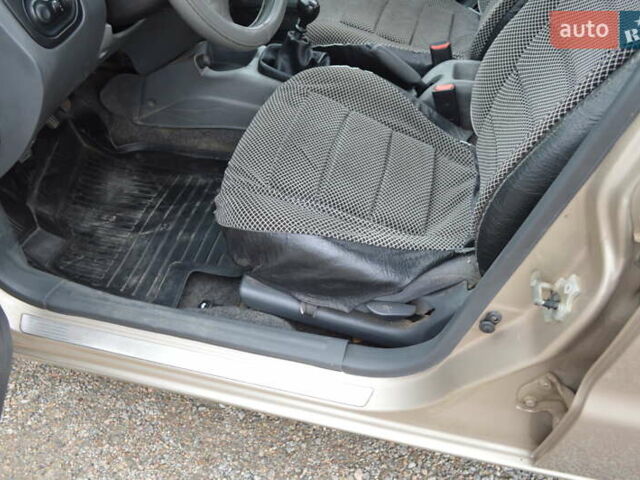 Бежевый Дэу Ланос, объемом двигателя 1.5 л и пробегом 268 тыс. км за 2900 $, фото 8 на Automoto.ua