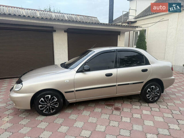 Бежевый Дэу Ланос, объемом двигателя 1.5 л и пробегом 234 тыс. км за 3350 $, фото 4 на Automoto.ua