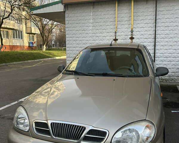 Бежевый Дэу Ланос, объемом двигателя 1.5 л и пробегом 300 тыс. км за 1950 $, фото 2 на Automoto.ua