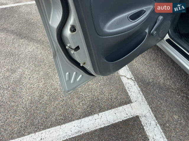 Бежевий Деу Ланос, об'ємом двигуна 1.5 л та пробігом 63 тис. км за 3257 $, фото 4 на Automoto.ua