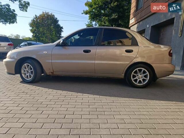 Бежевий Деу Ланос, об'ємом двигуна 1.5 л та пробігом 212 тис. км за 2200 $, фото 1 на Automoto.ua