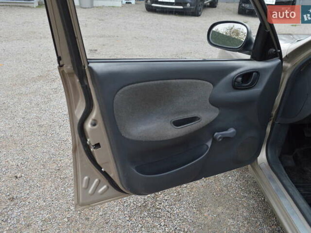 Бежевый Дэу Ланос, объемом двигателя 1.5 л и пробегом 268 тыс. км за 2900 $, фото 5 на Automoto.ua