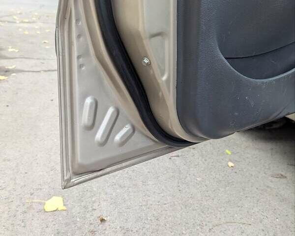 Бежевий Деу Ланос, об'ємом двигуна 1.5 л та пробігом 170 тис. км за 3300 $, фото 6 на Automoto.ua