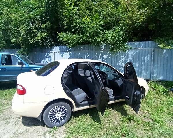 Бежевый Дэу Ланос, объемом двигателя 1.6 л и пробегом 290 тыс. км за 2950 $, фото 7 на Automoto.ua