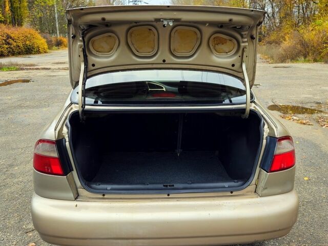 Бежевый Дэу Ланос, объемом двигателя 1.5 л и пробегом 220 тыс. км за 2750 $, фото 2 на Automoto.ua