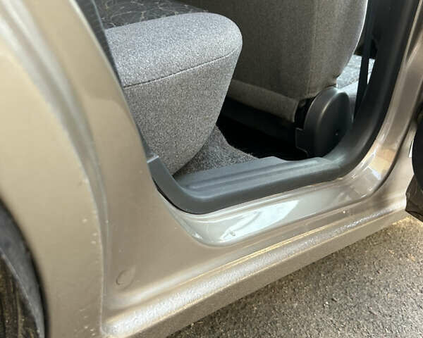 Бежевый Дэу Ланос, объемом двигателя 1.5 л и пробегом 300 тыс. км за 1950 $, фото 8 на Automoto.ua