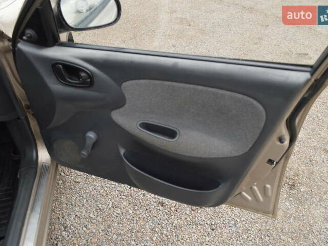 Бежевый Дэу Ланос, объемом двигателя 1.5 л и пробегом 268 тыс. км за 2900 $, фото 16 на Automoto.ua