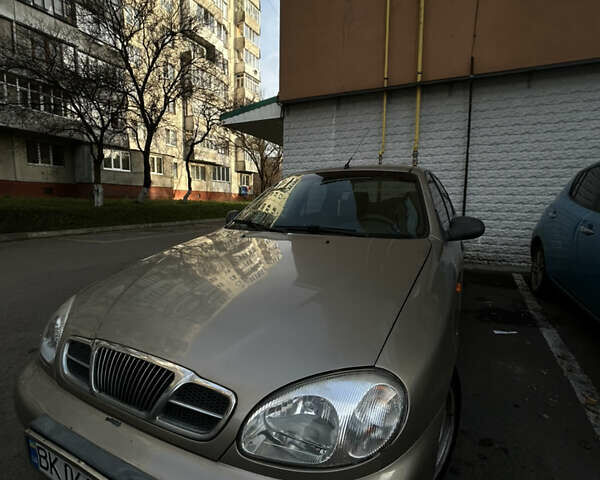 Бежевый Дэу Ланос, объемом двигателя 1.5 л и пробегом 300 тыс. км за 1950 $, фото 1 на Automoto.ua