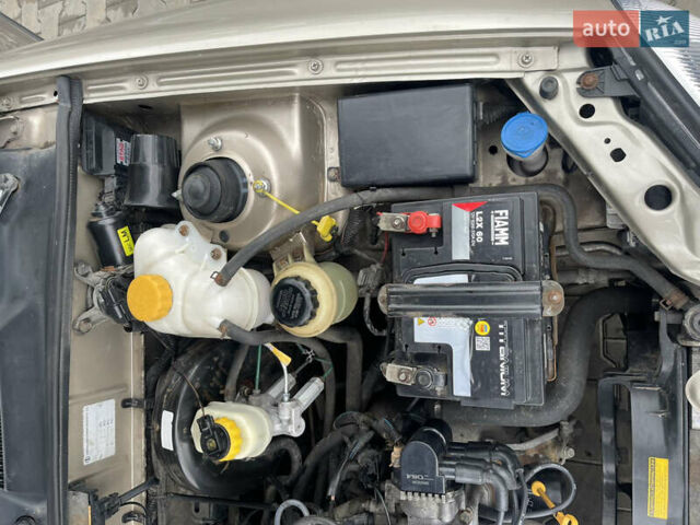 Бежевый Дэу Ланос, объемом двигателя 1.5 л и пробегом 207 тыс. км за 3400 $, фото 2 на Automoto.ua