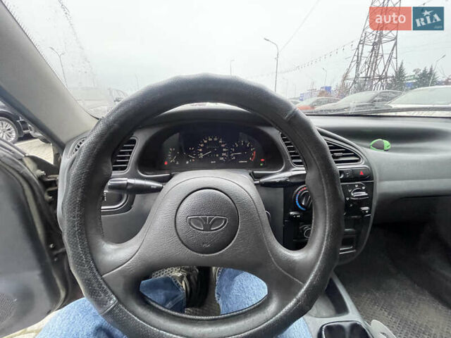 Бежевый Дэу Ланос, объемом двигателя 1.5 л и пробегом 200 тыс. км за 2000 $, фото 6 на Automoto.ua