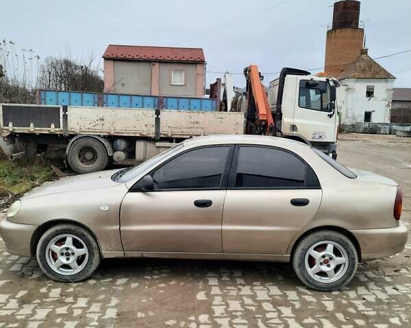 Бежевый Дэу Ланос, объемом двигателя 1.5 л и пробегом 180 тыс. км за 2200 $, фото 3 на Automoto.ua