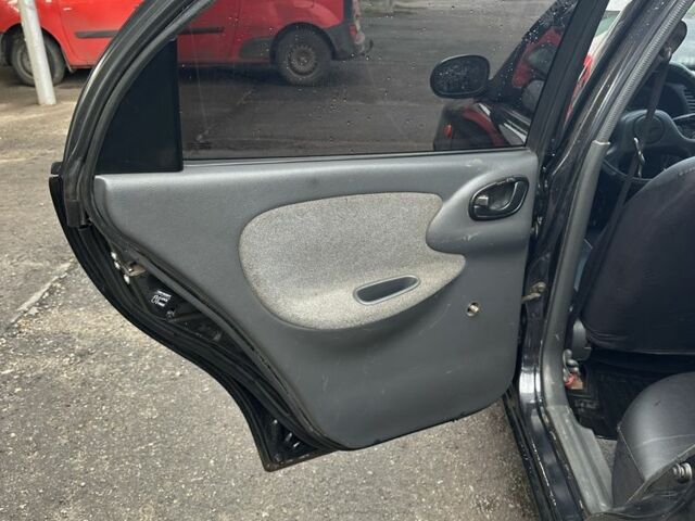 Черный Дэу Ланос, объемом двигателя 1.5 л и пробегом 150 тыс. км за 1700 $, фото 10 на Automoto.ua