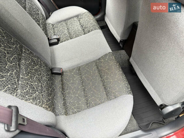 Черный Дэу Ланос, объемом двигателя 1.6 л и пробегом 156 тыс. км за 2400 $, фото 11 на Automoto.ua