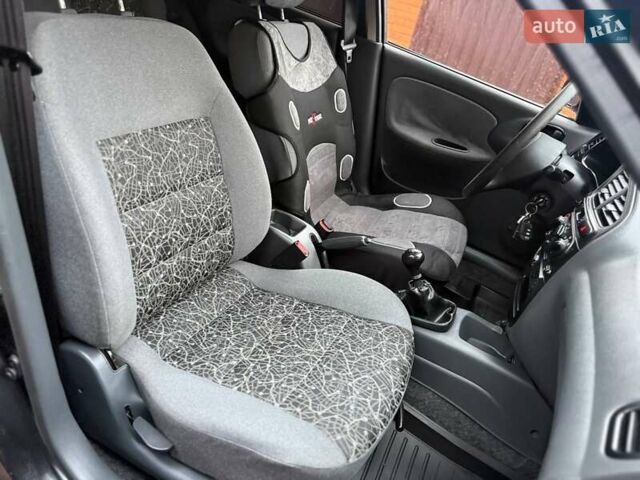 Черный Дэу Ланос, объемом двигателя 1.5 л и пробегом 225 тыс. км за 2999 $, фото 11 на Automoto.ua