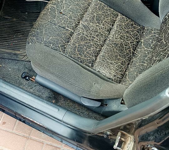 Черный Дэу Ланос, объемом двигателя 1.5 л и пробегом 194 тыс. км за 2000 $, фото 4 на Automoto.ua