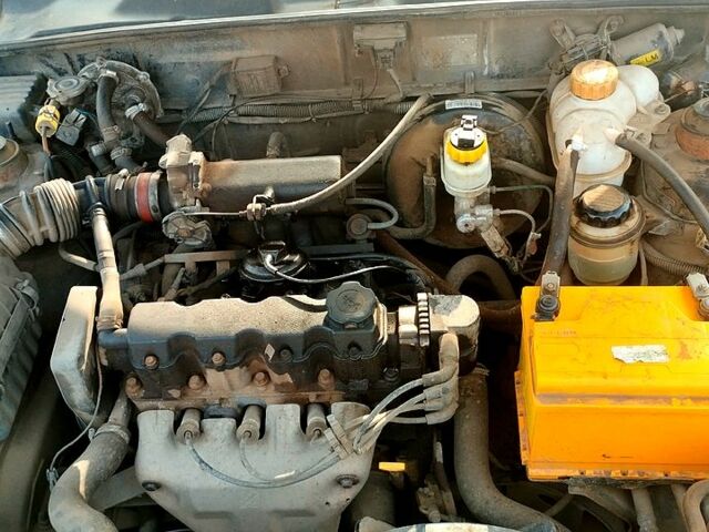 Черный Дэу Ланос, объемом двигателя 1.5 л и пробегом 140 тыс. км за 1100 $, фото 2 на Automoto.ua