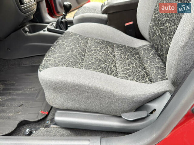 Черный Дэу Ланос, объемом двигателя 1.6 л и пробегом 156 тыс. км за 2400 $, фото 26 на Automoto.ua