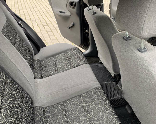 Чорний Деу Ланос, об'ємом двигуна 1.5 л та пробігом 180 тис. км за 2650 $, фото 19 на Automoto.ua