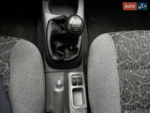 Чорний Деу Ланос, об'ємом двигуна 1.5 л та пробігом 220 тис. км за 2199 $, фото 17 на Automoto.ua
