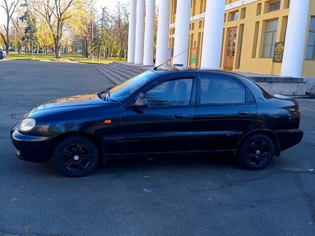 Черный Дэу Ланос, объемом двигателя 1.5 л и пробегом 365 тыс. км за 2000 $, фото 1 на Automoto.ua
