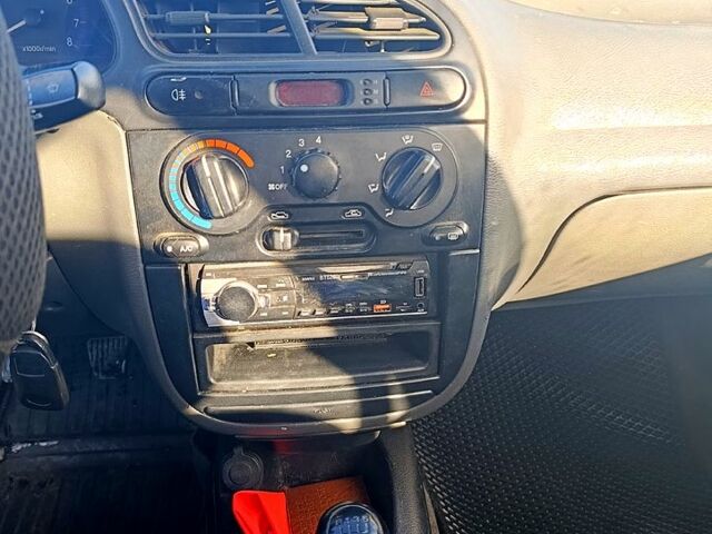 Деу Ланос 2009 у Жашкове на Automoto.ua Чорний Деу Ланос, об'ємом двигуна 1.5 л та пробігом 313 тис. км за 1650 $, фото 5 на Automoto.ua