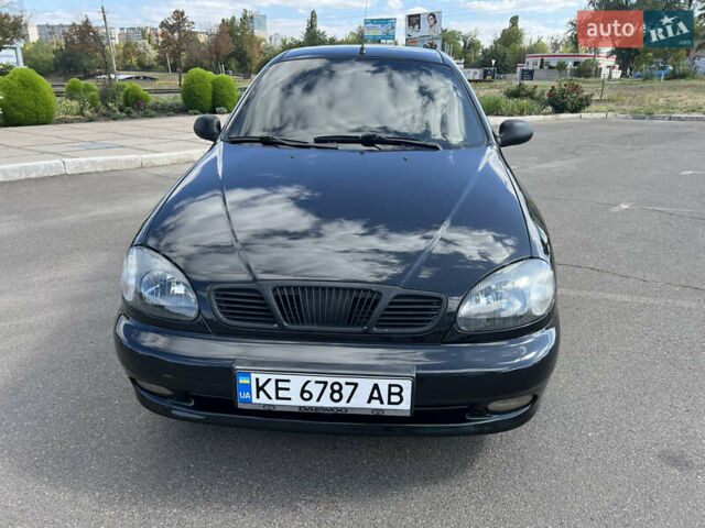 Черный Дэу Ланос, объемом двигателя 1.5 л и пробегом 140 тыс. км за 2650 $, фото 1 на Automoto.ua