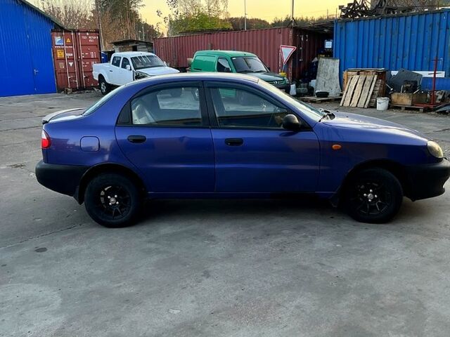 Фиолетовый Дэу Ланос, объемом двигателя 1.5 л и пробегом 220 тыс. км за 1300 $, фото 4 на Automoto.ua