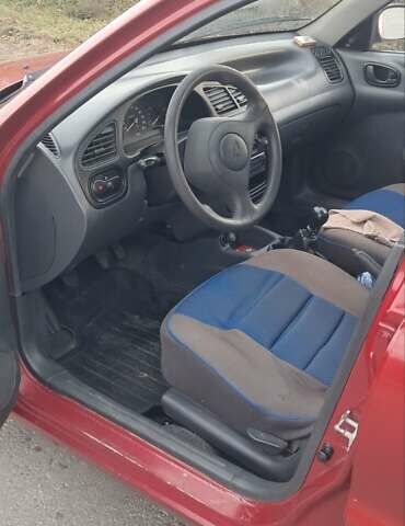 Дэу Ланос 2008 в Стрые на Automoto.ua Красный Дэу Ланос, объемом двигателя 1.5 л и пробегом 175 тыс. км за 1799 $, фото 1 на Automoto.ua