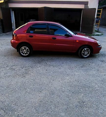 Красный Дэу Ланос, объемом двигателя 1.5 л и пробегом 195 тыс. км за 2850 $, фото 1 на Automoto.ua