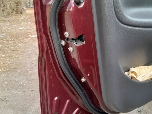 Красный Дэу Ланос, объемом двигателя 1.6 л и пробегом 172 тыс. км за 2999 $, фото 5 на Automoto.ua