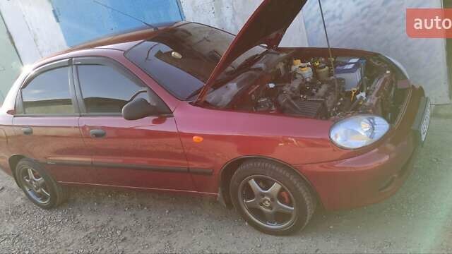 Дэу Ланос 2005 в Желтых Водах на Automoto.ua Красный Дэу Ланос, объемом двигателя 1.5 л и пробегом 300 тыс. км за 3500 $, фото 1 на Automoto.ua