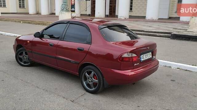 Дэу Ланос 2005 в Желтых Водах на Automoto.ua Красный Дэу Ланос, объемом двигателя 1.5 л и пробегом 300 тыс. км за 3500 $, фото 2 на Automoto.ua