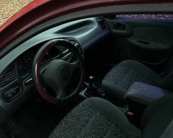 Деу Ланос 2006 у Василькове на Automoto.ua Червоний Деу Ланос, об'ємом двигуна 1.5 л та пробігом 141 тис. км за 1700 $, фото 8 на Automoto.ua