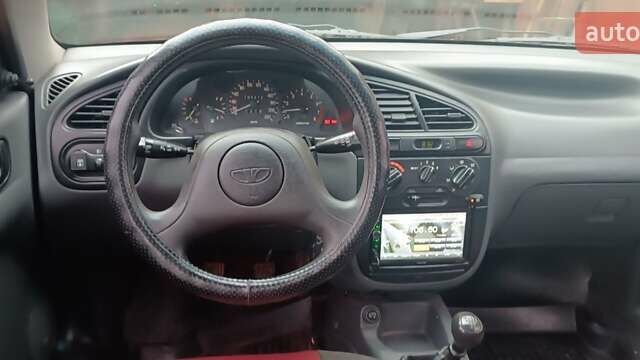 Червоний Деу Ланос, об'ємом двигуна 1.5 л та пробігом 180 тис. км за 2600 $, фото 3 на Automoto.ua