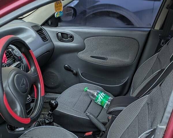 Червоний Деу Ланос, об'ємом двигуна 1.5 л та пробігом 313 тис. км за 2400 $, фото 5 на Automoto.ua