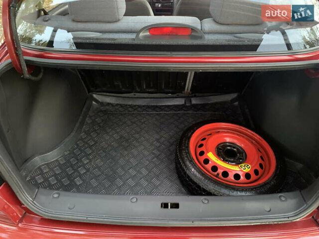 Деу Ланос 2006 у Запоріжжя на Automoto.ua Червоний Деу Ланос, об'ємом двигуна 1.5 л та пробігом 51 тис. км за 3800 $, фото 2 на Automoto.ua