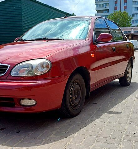 Красный Дэу Ланос, объемом двигателя 1.5 л и пробегом 340 тыс. км за 2300 $, фото 3 на Automoto.ua
