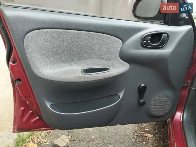 Красный Дэу Ланос, объемом двигателя 1.5 л и пробегом 191 тыс. км за 2500 $, фото 2 на Automoto.ua