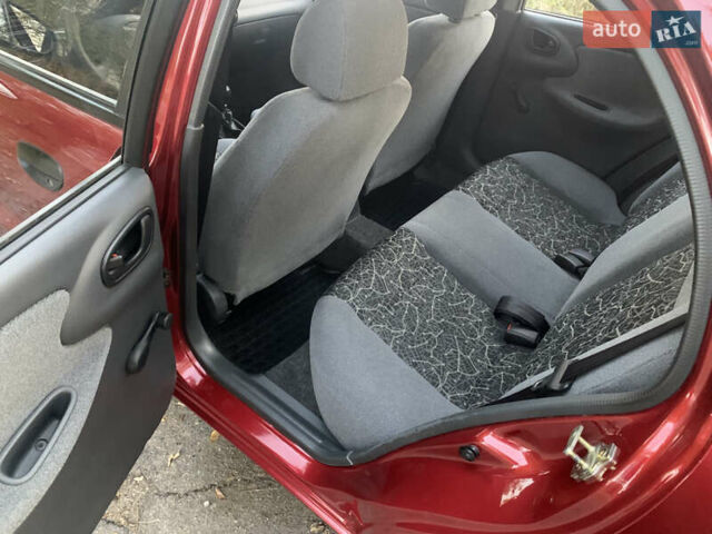 Деу Ланос 2006 у Запоріжжя на Automoto.ua Червоний Деу Ланос, об'ємом двигуна 1.5 л та пробігом 51 тис. км за 3800 $, фото 6 на Automoto.ua